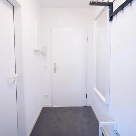 Gemuetliches City-studio Mit Top-lage In דירה